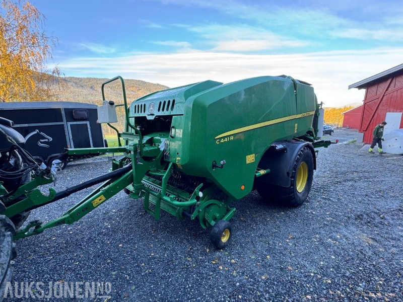 2017 John Deere C441 R kombipresse med sentralsmøring - Landbruksteknikk: bilde 1 2017 John Deere C441 R kombipresse med sentralsmøring - Landbruksteknikk: bilde 1