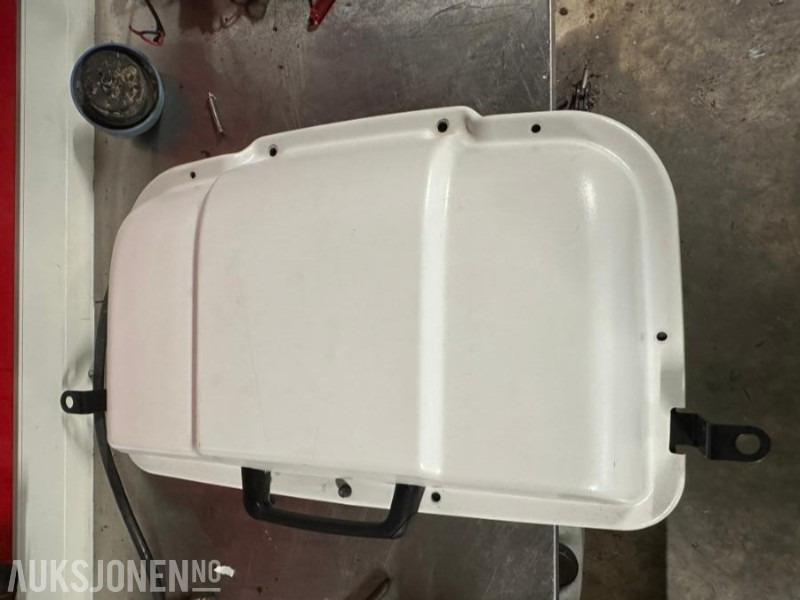 2019 Gps Valtra - GPS antenne - Stått på Valtra T234 - Landbruksteknikk: bilde 1 2019 Gps Valtra - GPS antenne - Stått på Valtra T234 - Landbruksteknikk: bilde 1