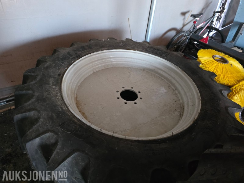 Agrimax traktordekk nye/ubrukt på felg - Landbruksteknikk: bilde 4 Agrimax traktordekk nye/ubrukt på felg - Landbruksteknikk: bilde 4