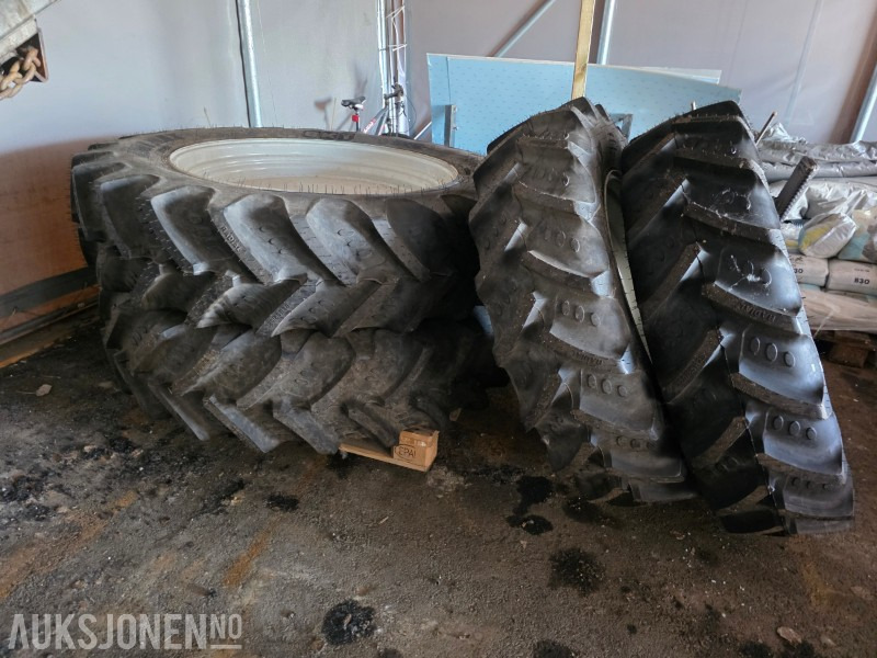 Agrimax traktordekk nye/ubrukt på felg - Landbruksteknikk: bilde 2 Agrimax traktordekk nye/ubrukt på felg - Landbruksteknikk: bilde 2