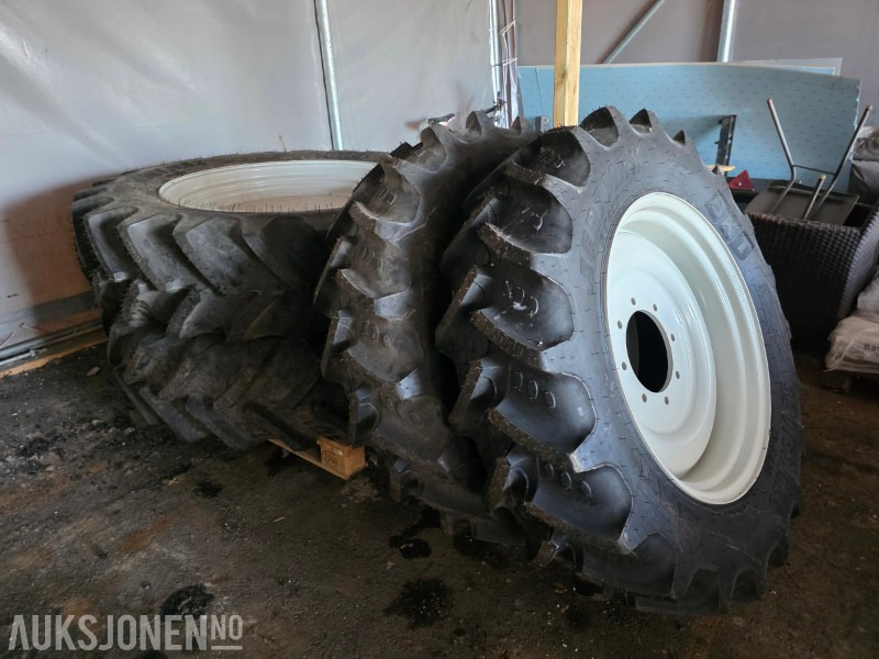 Agrimax traktordekk nye/ubrukt på felg - Landbruksteknikk: bilde 1 Agrimax traktordekk nye/ubrukt på felg - Landbruksteknikk: bilde 1