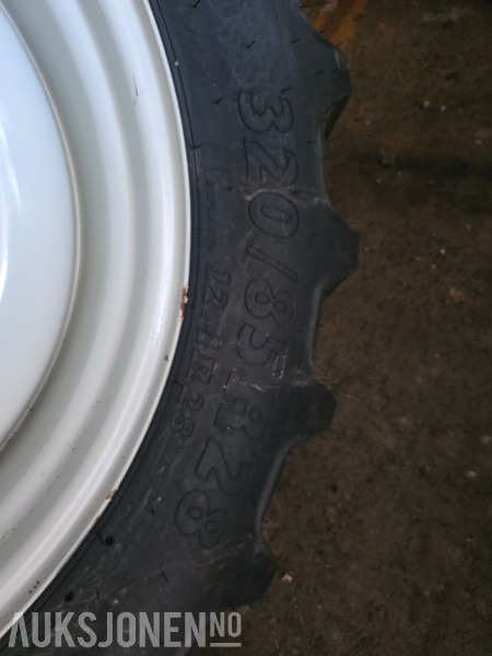 Agrimax traktordekk nye/ubrukt på felg - Landbruksteknikk: bilde 5 Agrimax traktordekk nye/ubrukt på felg - Landbruksteknikk: bilde 5