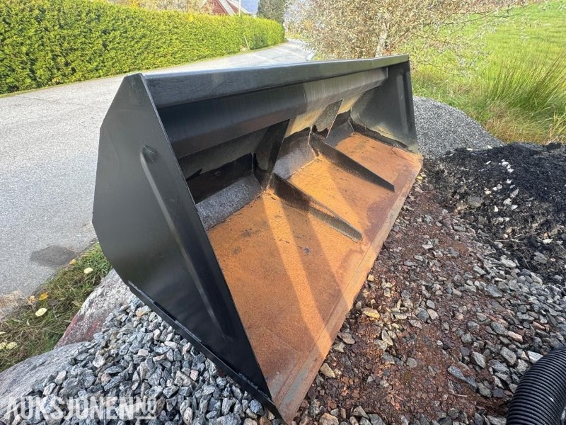 Kelfri traktorskuffe Bredde 240 cm - Landbruksteknikk: bilde 2 Kelfri traktorskuffe Bredde 240 cm - Landbruksteknikk: bilde 2
