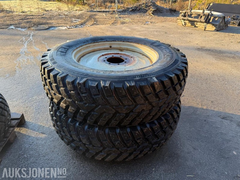 Nokian vinterdekk med pigg til traktor - Landbruksteknikk: bilde 1 Nokian vinterdekk med pigg til traktor - Landbruksteknikk: bilde 1