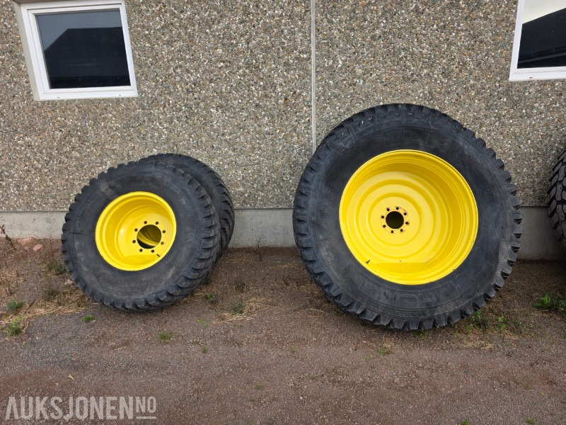 Traktordekk - Stått på John Deere 6610 - Landbruksteknikk: bilde 1 Traktordekk - Stått på John Deere 6610 - Landbruksteknikk: bilde 1