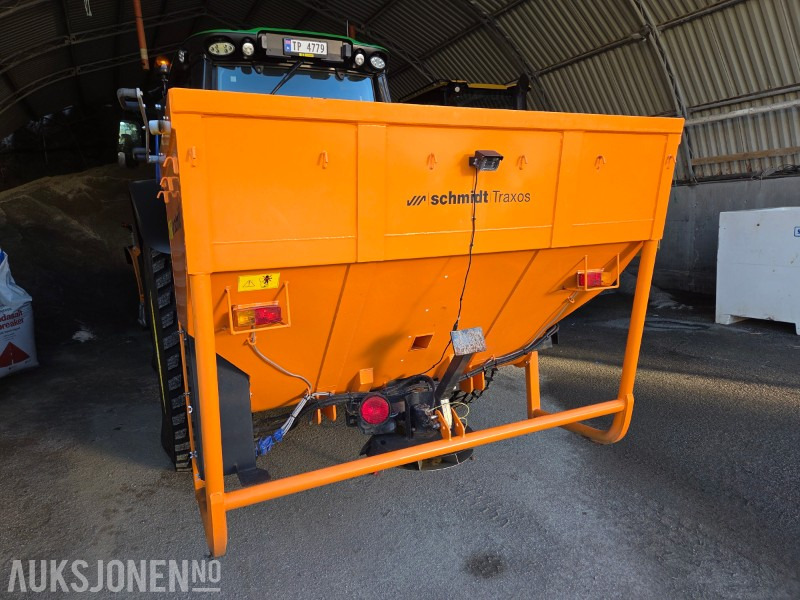 Traxos S15 vep-490 1,5m3 saltspreder / sandspreder med EvolutionLine-kontrollpanel - Landbruksteknikk: bilde 2 Traxos S15 vep-490 1,5m3 saltspreder / sandspreder med EvolutionLine-kontrollpanel - Landbruksteknikk: bilde 2