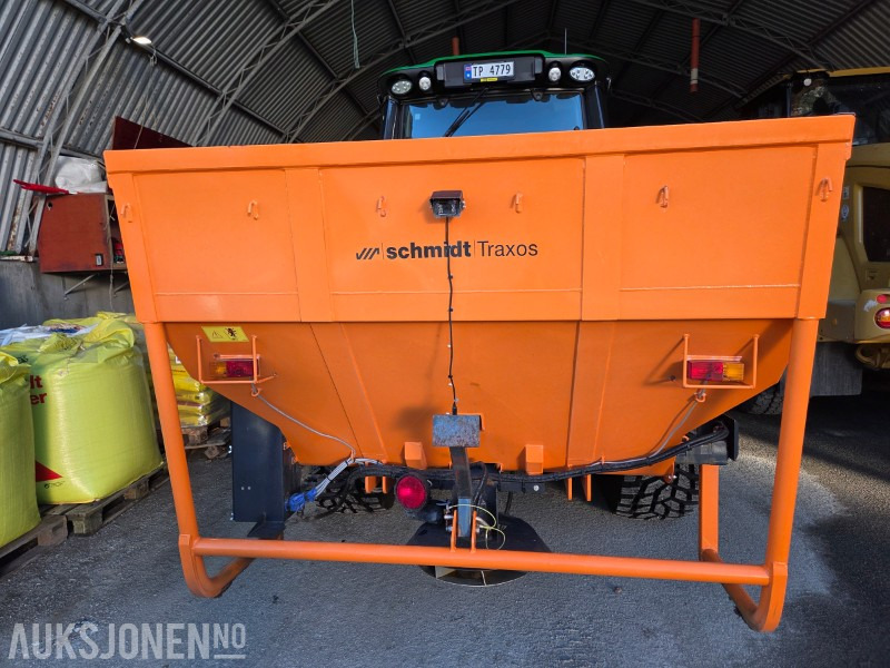 Traxos S15 vep-490 1,5m3 saltspreder / sandspreder med EvolutionLine-kontrollpanel - Landbruksteknikk: bilde 1 Traxos S15 vep-490 1,5m3 saltspreder / sandspreder med EvolutionLine-kontrollpanel - Landbruksteknikk: bilde 1