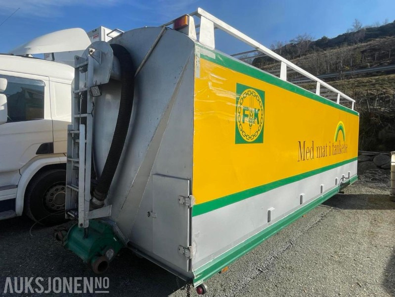 2005 Tank til mel og korn - Bulk-transport - 35 000 liter - Tipp kydraulikk - 7 rom - Kamera - Sluser - Hjelperamme. - Lastebil: bilde 5 2005 Tank til mel og korn - Bulk-transport - 35 000 liter - Tipp kydraulikk - 7 rom - Kamera - Sluser - Hjelperamme. - Lastebil: bilde 5