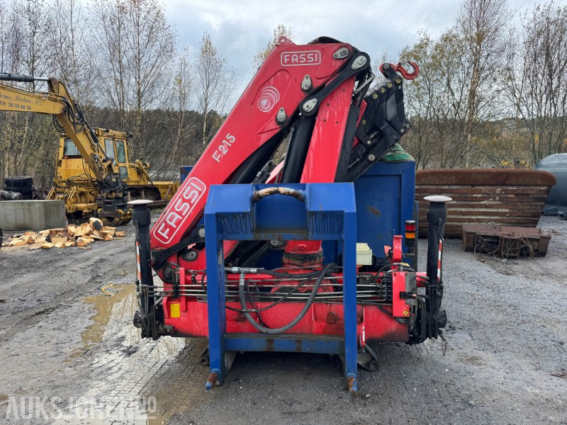 2008 CMT krokflak med karmer og Fassi F215 kran - Lastebil: bilde 2 2008 CMT krokflak med karmer og Fassi F215 kran - Lastebil: bilde 2