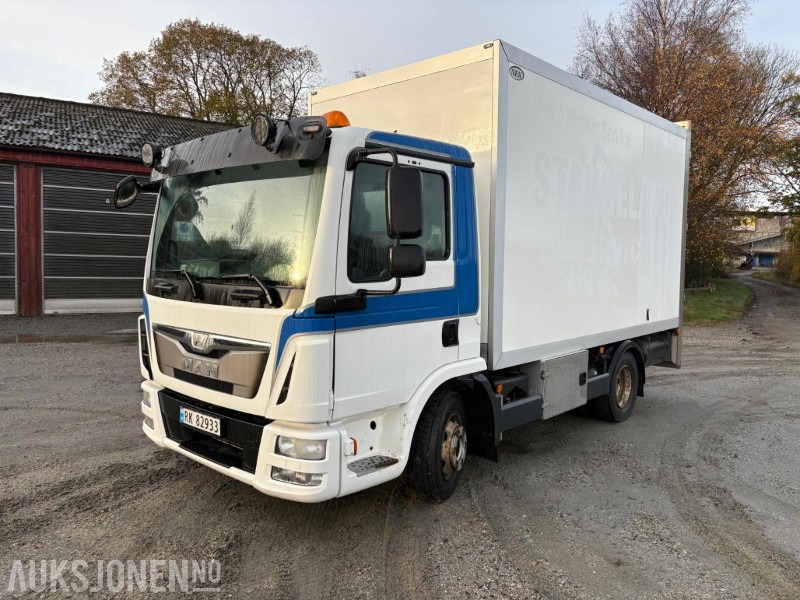 Lastebil 2013 MAN TGL 3 seter Euro6 4X2 skap m/varme og innredning: bilde 11 Lastebil 2013 MAN TGL 3 seter Euro6 4X2 skap m/varme og innredning: bilde 11