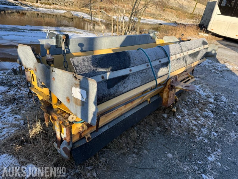 Falköping LB-1000 BLU sandspreder - Lastebil: bilde 3 Falköping LB-1000 BLU sandspreder - Lastebil: bilde 3