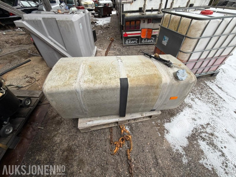 Volvo dieseltank lastebil - Lastebil: bilde 1 Volvo dieseltank lastebil - Lastebil: bilde 1