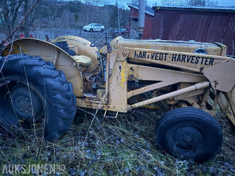 Massey Ferguson 3.165 m/laster - Traktor: bilde 4 Massey Ferguson 3.165 m/laster - Traktor: bilde 4