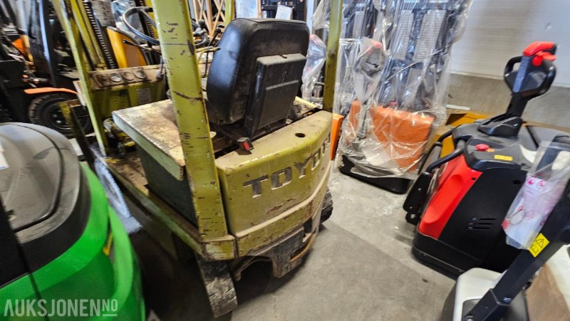 1980 Toyota 4FB10 Elektrisk gaffeltruck - Mangler glans, men ikke sjel/Rep.objekt - Materialhåndteringsutstyr: bilde 4 1980 Toyota 4FB10 Elektrisk gaffeltruck - Mangler glans, men ikke sjel/Rep.objekt - Materialhåndteringsutstyr: bilde 4