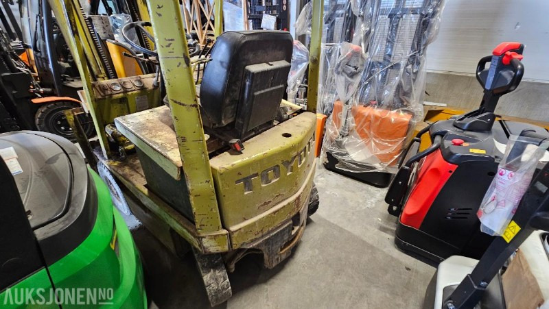 1980 Toyota 4FB10 Elektrisk gaffeltruck - Mangler glans, men ikke sjel/Rep.objekt - Materialhåndteringsutstyr: bilde 5 1980 Toyota 4FB10 Elektrisk gaffeltruck - Mangler glans, men ikke sjel/Rep.objekt - Materialhåndteringsutstyr: bilde 5