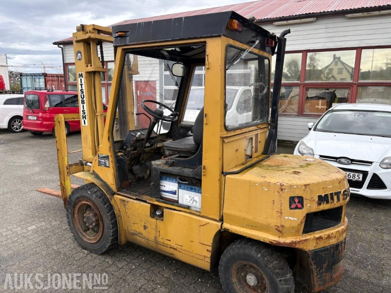 1982 Mitsubishi FD-30 - Materialhåndteringsutstyr: bilde 3 1982 Mitsubishi FD-30 - Materialhåndteringsutstyr: bilde 3