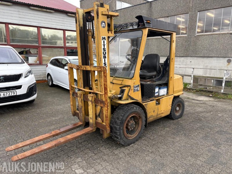 1982 Mitsubishi FD-30 - Materialhåndteringsutstyr: bilde 1 1982 Mitsubishi FD-30 - Materialhåndteringsutstyr: bilde 1