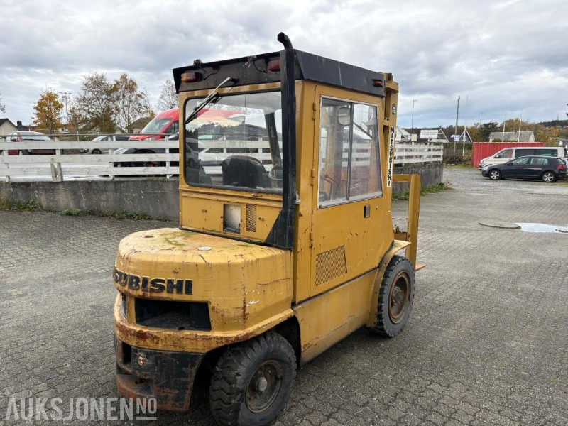 1982 Mitsubishi FD-30 - Materialhåndteringsutstyr: bilde 5 1982 Mitsubishi FD-30 - Materialhåndteringsutstyr: bilde 5
