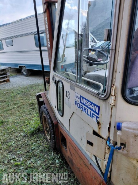 1993 Nissan RGH02A30U gaffeltruck - Materialhåndteringsutstyr: bilde 3 1993 Nissan RGH02A30U gaffeltruck - Materialhåndteringsutstyr: bilde 3