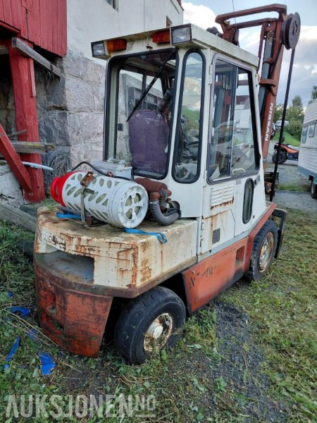 1993 Nissan RGH02A30U gaffeltruck - Materialhåndteringsutstyr: bilde 2 1993 Nissan RGH02A30U gaffeltruck - Materialhåndteringsutstyr: bilde 2