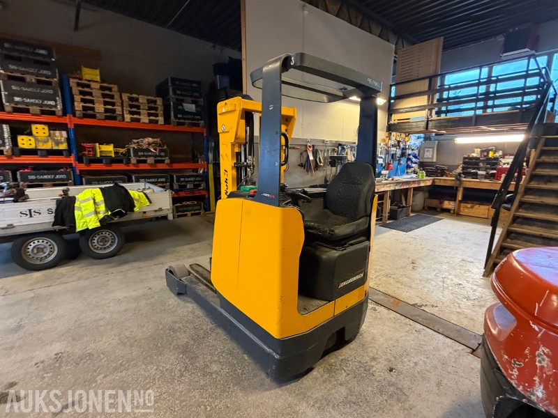 2002 Jungheinrich ETM 325 Skyvemasttruck med SLH200 Lader - Materialhåndteringsutstyr: bilde 3 2002 Jungheinrich ETM 325 Skyvemasttruck med SLH200 Lader - Materialhåndteringsutstyr: bilde 3
