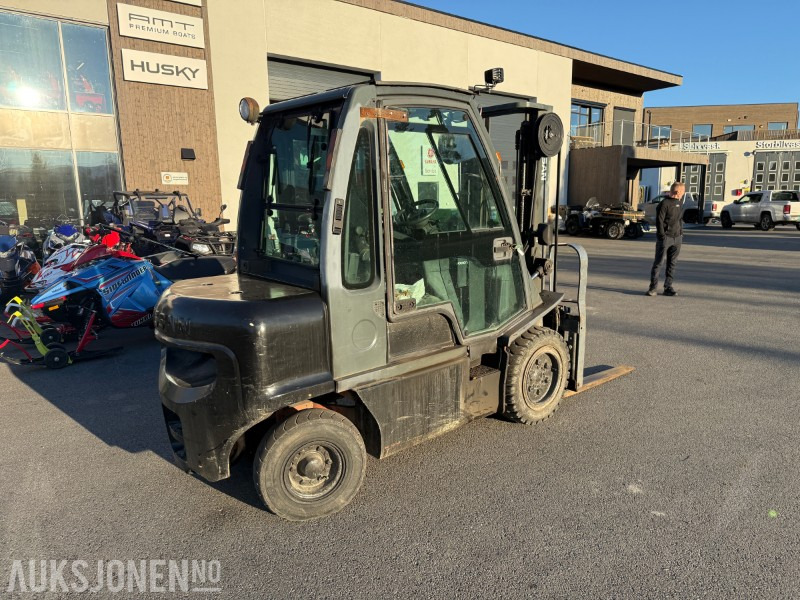 2003 Nissan FGD 02 A 300 - Langgaffler - 4529kg - Materialhåndteringsutstyr: bilde 5 2003 Nissan FGD 02 A 300 - Langgaffler - 4529kg - Materialhåndteringsutstyr: bilde 5