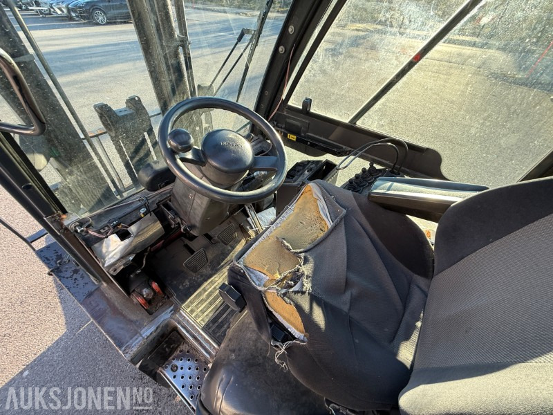 Leie  2003 Nissan FGD 02 A 300 - Langgaffler - 4529kg 2003 Nissan FGD 02 A 300 - Langgaffler - 4529kg: bilde 11 Leie  2003 Nissan FGD 02 A 300 - Langgaffler - 4529kg 2003 Nissan FGD 02 A 300 - Langgaffler - 4529kg: bilde 11