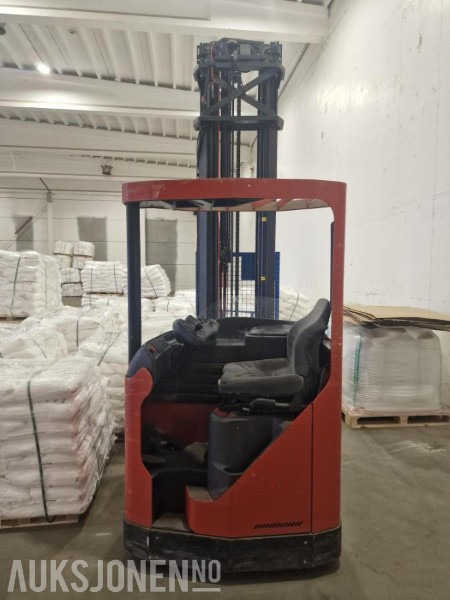 2004 BT Skyvemast truck med vekt. Kun 1412 timer. Modell RR B2 - Materialhåndteringsutstyr: bilde 3 2004 BT Skyvemast truck med vekt. Kun 1412 timer. Modell RR B2 - Materialhåndteringsutstyr: bilde 3