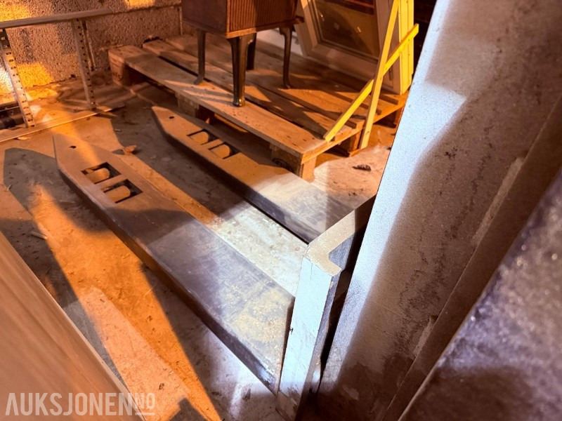 2007 Atlet Elektrisk Pallestabler - 3-4,5 m og 1000-1250 kg - Materialhåndteringsutstyr: bilde 5 2007 Atlet Elektrisk Pallestabler - 3-4,5 m og 1000-1250 kg - Materialhåndteringsutstyr: bilde 5