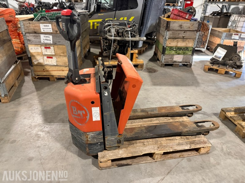 2007 BT LWE180 pallestabler - Materialhåndteringsutstyr: bilde 1 2007 BT LWE180 pallestabler - Materialhåndteringsutstyr: bilde 1