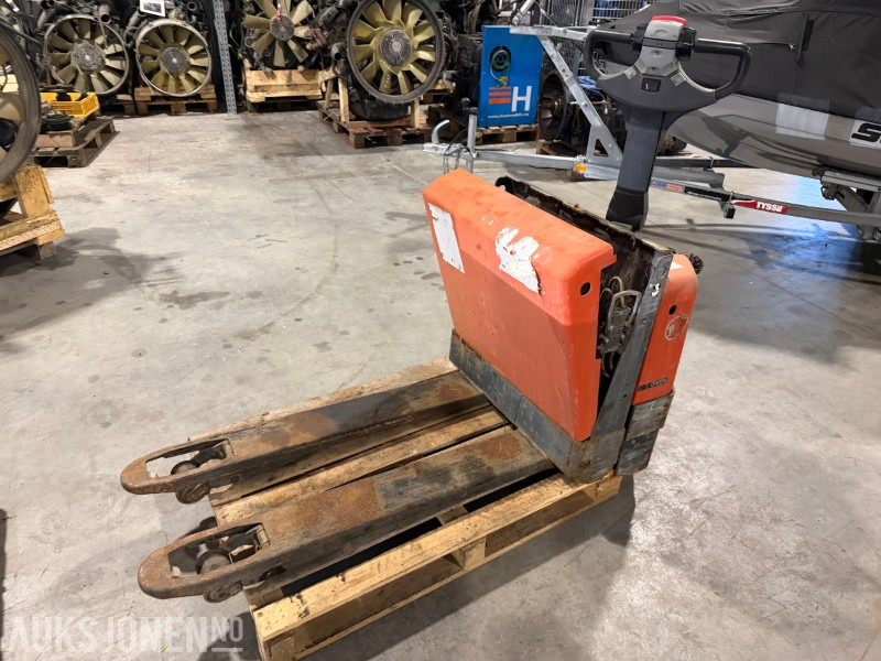 2007 BT LWE180 pallestabler - Materialhåndteringsutstyr: bilde 3 2007 BT LWE180 pallestabler - Materialhåndteringsutstyr: bilde 3