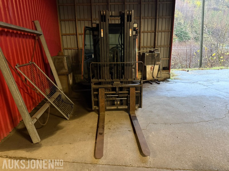 2007 Doosan D35C-5 Dieseltruck – 3,5 tonn -rep.objekt - Materialhåndteringsutstyr: bilde 3 2007 Doosan D35C-5 Dieseltruck – 3,5 tonn -rep.objekt - Materialhåndteringsutstyr: bilde 3