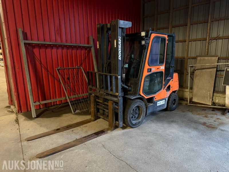 2007 Doosan D35C-5 Dieseltruck – 3,5 tonn -rep.objekt - Materialhåndteringsutstyr: bilde 2 2007 Doosan D35C-5 Dieseltruck – 3,5 tonn -rep.objekt - Materialhåndteringsutstyr: bilde 2