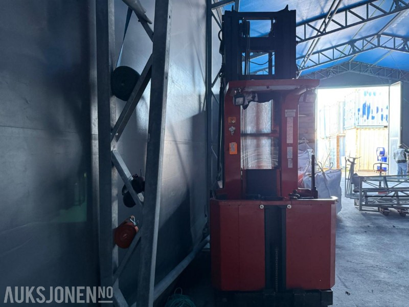 BT 1000 HSE ordreplukktruck (2007-modell) - Materialhåndteringsutstyr: bilde 4 BT 1000 HSE ordreplukktruck (2007-modell) - Materialhåndteringsutstyr: bilde 4