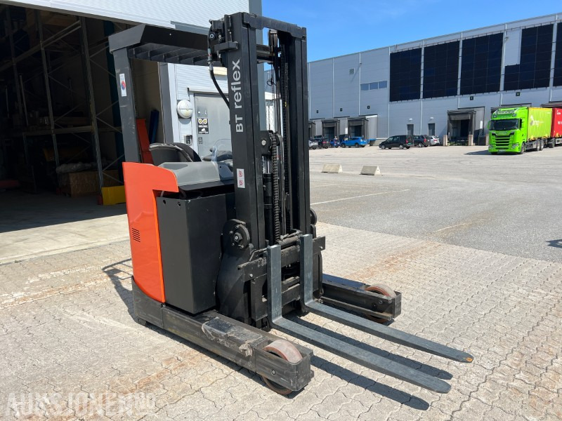Skyvemasstruck BT RRE140 B m/lader - Materialhåndteringsutstyr: bilde 5 Skyvemasstruck BT RRE140 B m/lader - Materialhåndteringsutstyr: bilde 5