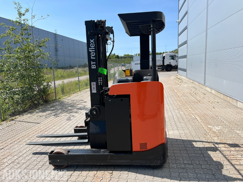 Skyvemasstruck BT RRE140 B m/lader - Materialhåndteringsutstyr: bilde 1 Skyvemasstruck BT RRE140 B m/lader - Materialhåndteringsutstyr: bilde 1