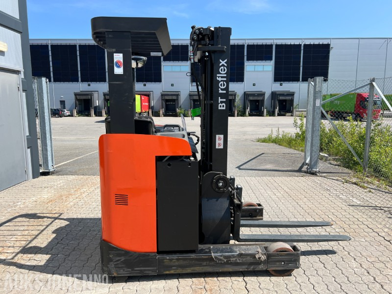 Skyvemasstruck BT RRE140 B m/lader - Materialhåndteringsutstyr: bilde 4 Skyvemasstruck BT RRE140 B m/lader - Materialhåndteringsutstyr: bilde 4
