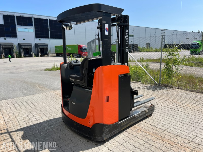Skyvemasstruck BT RRE140 B m/lader - Materialhåndteringsutstyr: bilde 3 Skyvemasstruck BT RRE140 B m/lader - Materialhåndteringsutstyr: bilde 3