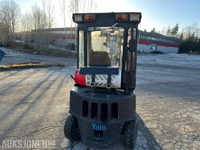 Yale Gaffeltruck med 2 gassflasker - Materialhåndteringsutstyr: bilde 4 Yale Gaffeltruck med 2 gassflasker - Materialhåndteringsutstyr: bilde 4