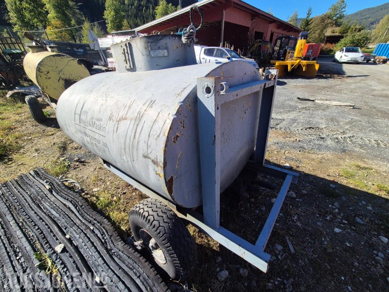 Mobil Dieseltank med hjulgang ca 1900 l - Anleggsmaskiner: bilde 5 Mobil Dieseltank med hjulgang ca 1900 l - Anleggsmaskiner: bilde 5