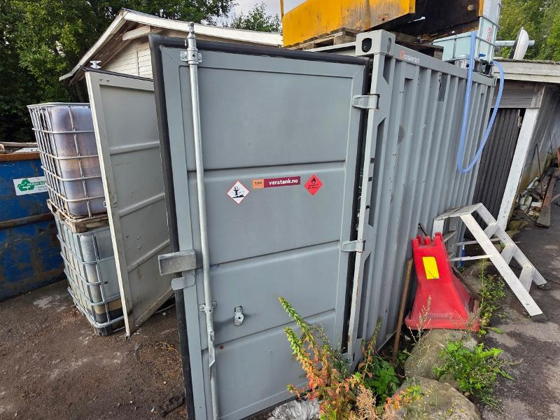Påfyllingscontainer med 5000L Vera Dieseltank og påfyllingssystem - Anleggsmaskiner: bilde 1 Påfyllingscontainer med 5000L Vera Dieseltank og påfyllingssystem - Anleggsmaskiner: bilde 1
