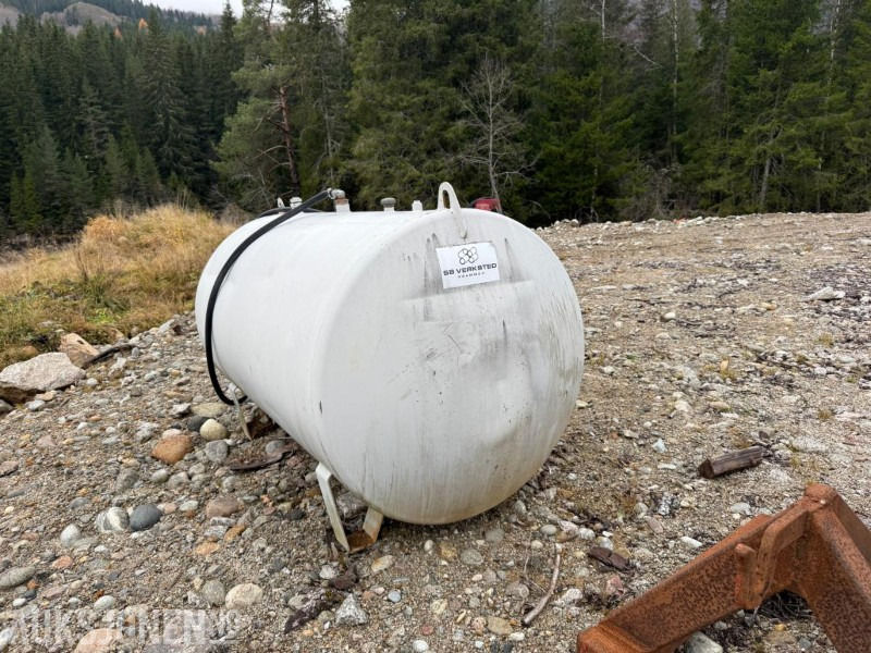 Sb Dieseltank med pumpe - Anleggsmaskiner: bilde 4 Sb Dieseltank med pumpe - Anleggsmaskiner: bilde 4