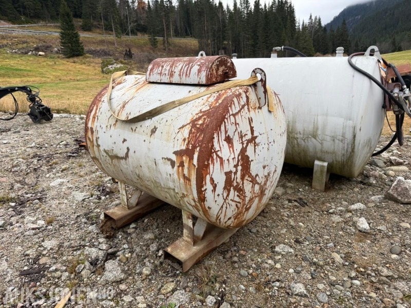 Sb dieseltank - Anleggsmaskiner: bilde 1 Sb dieseltank - Anleggsmaskiner: bilde 1