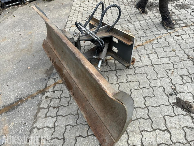 Snøskjær til liten hjullaster Lille BM (Volvo L-30 feste) - Snøplog: bilde 5 Snøskjær til liten hjullaster Lille BM (Volvo L-30 feste) - Snøplog: bilde 5