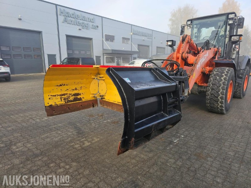 Store BM Gjerstad 450 cm U-plog (L-60 til L-120) - Snøplog: bilde 4 Store BM Gjerstad 450 cm U-plog (L-60 til L-120) - Snøplog: bilde 4