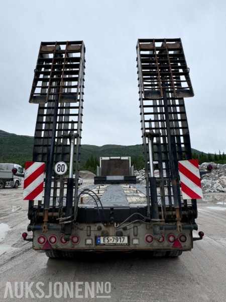 2019 Carnehl CSTV 40-60 - 4 akslet maskinsemi - Manuelt uttrekk - Hydraulisk bredding - Støttelabber bak - Fjernstyring - Tilhenger: bilde 5 2019 Carnehl CSTV 40-60 - 4 akslet maskinsemi - Manuelt uttrekk - Hydraulisk bredding - Støttelabber bak - Fjernstyring - Tilhenger: bilde 5