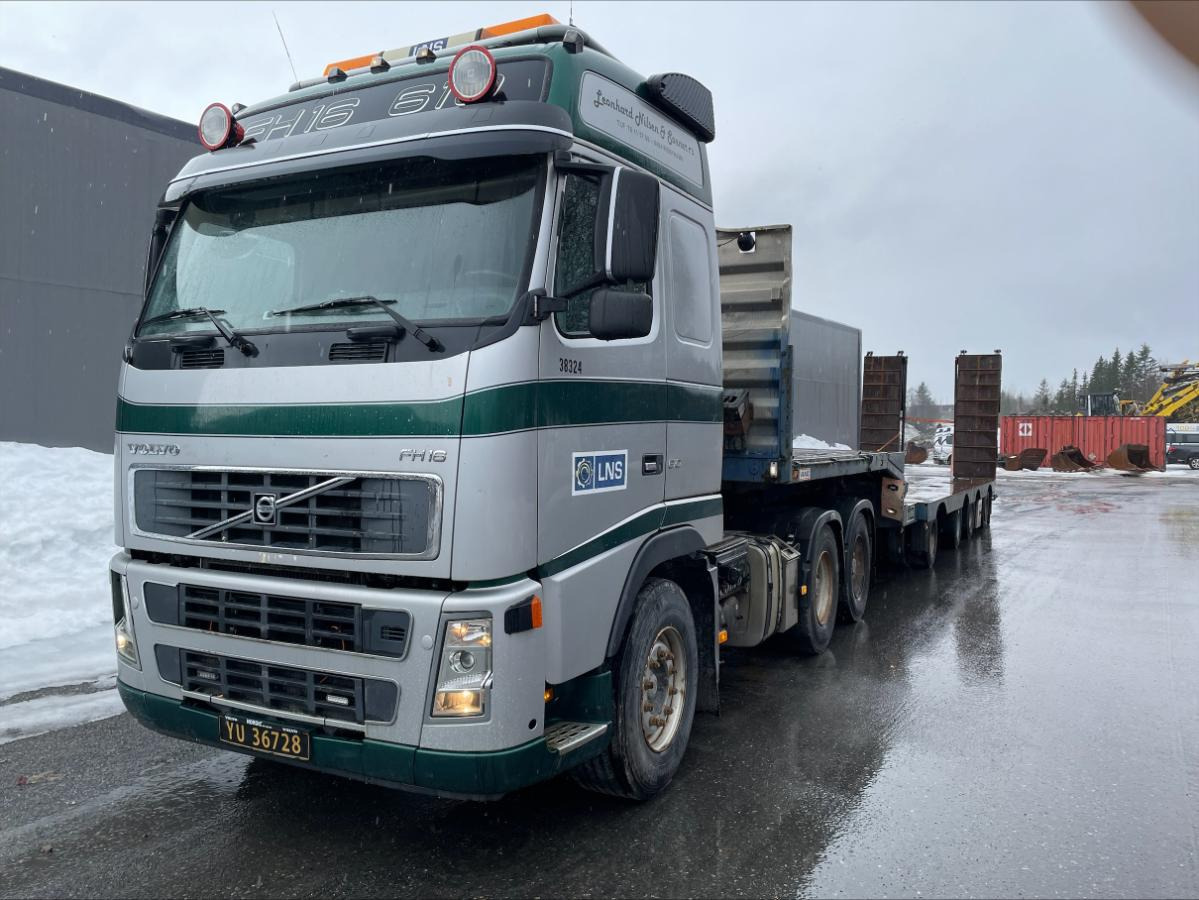 2005 Volvo FH16 6x4 Trekkvogn med Vang SHSL 1111TS maskinhenger - Trekkvogn: bilde 1 2005 Volvo FH16 6x4 Trekkvogn med Vang SHSL 1111TS maskinhenger - Trekkvogn: bilde 1