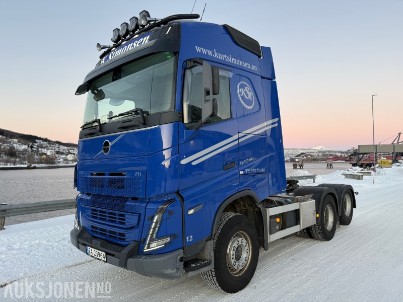 Volvo FH 550 6x4 – 2025-modell med tandemdrift, tandemløft og anleggsfront - Trekkvogn: bilde 1 Volvo FH 550 6x4 – 2025-modell med tandemdrift, tandemløft og anleggsfront - Trekkvogn: bilde 1