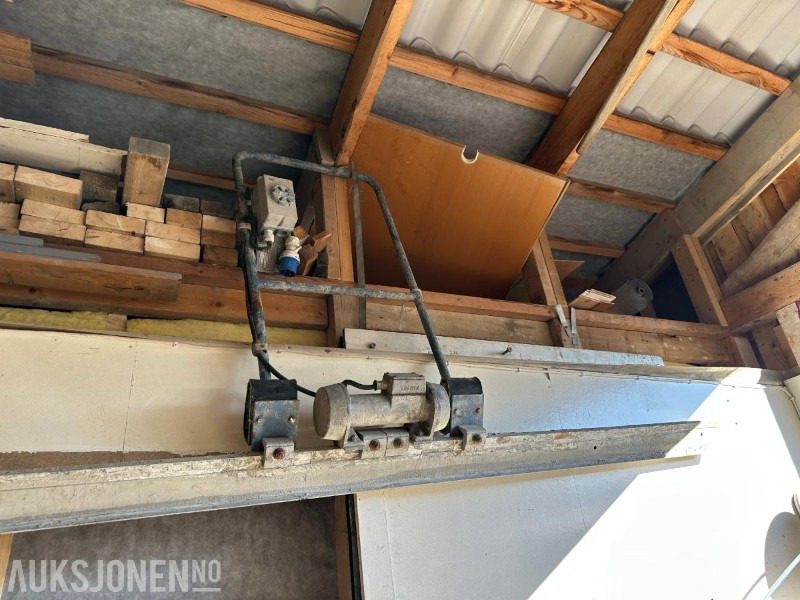 Tremix r 20 vibroplanke / vibrobrygge - Anleggsmaskiner: bilde 1 Tremix r 20 vibroplanke / vibrobrygge - Anleggsmaskiner: bilde 1