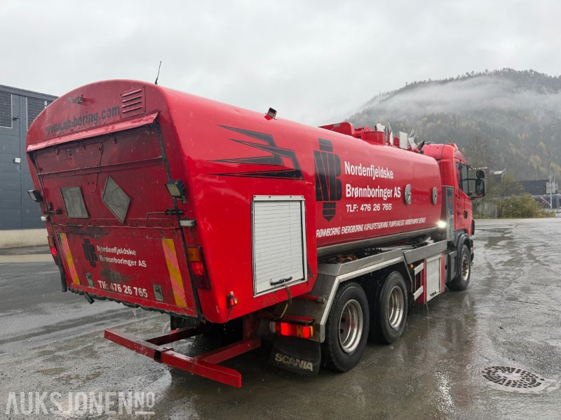 1999 Scania R124 Spyle/sugebil med Korp&Son påbygg - Utility-/ Spesiell maskin: bilde 4 1999 Scania R124 Spyle/sugebil med Korp&Son påbygg - Utility-/ Spesiell maskin: bilde 4